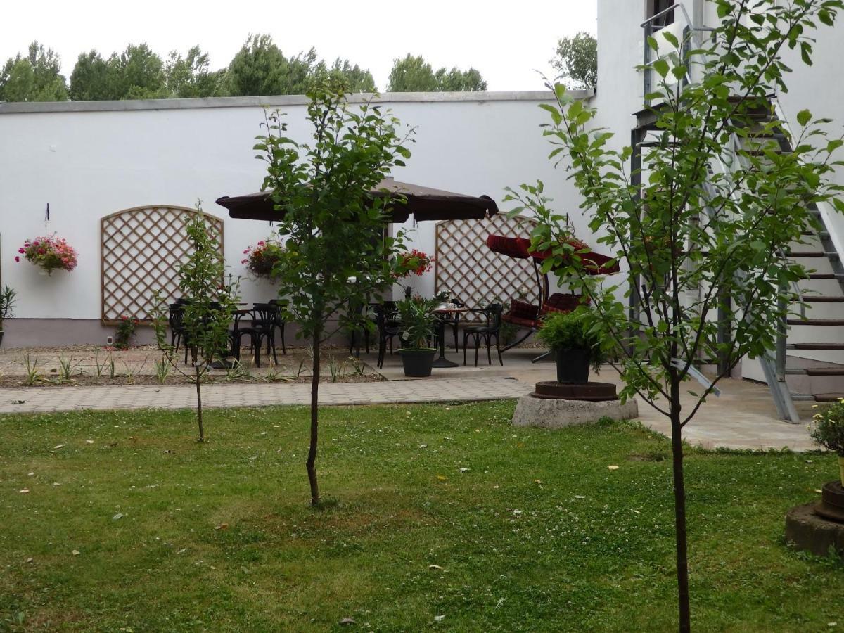 Hotel Zur Saale Weißenfels Exterior foto